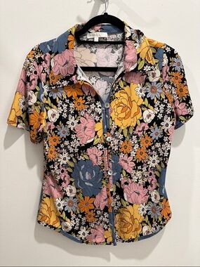 WAYF Floral Button-Up Short Sleeve Top - Black Multi